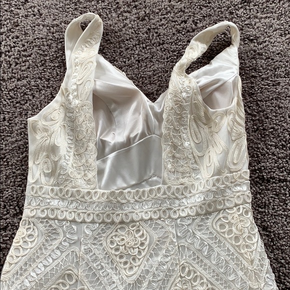 ADORABLE WHITE DRESS - Picture 3 of 6